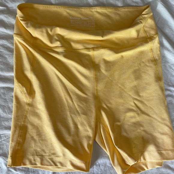 Outdoor Voices Warm Up shorts - Picture 2 of 5